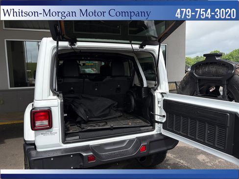 Used 2022 Jeep Wrangler Unlimited Sahara w/ Cold Weather Group AWD/4WD image 32