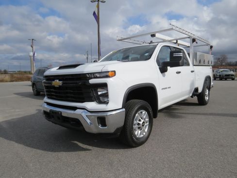 Used 2025 Chevrolet Silverado 2500 W/T w/ WT/CX Safety Package image 5