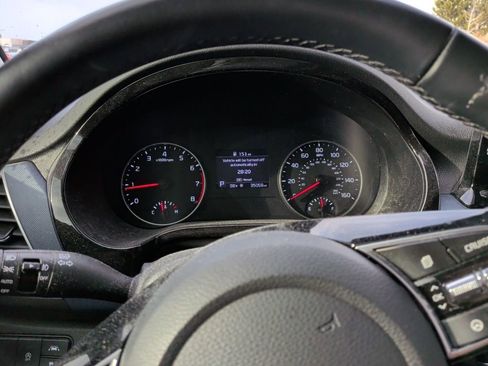 Used 2023 Kia Seltos S image 11