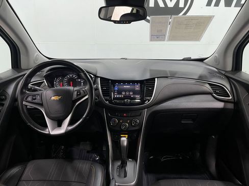 Used 2020 Chevrolet Trax LT w/ Driver Confidence Package image 18