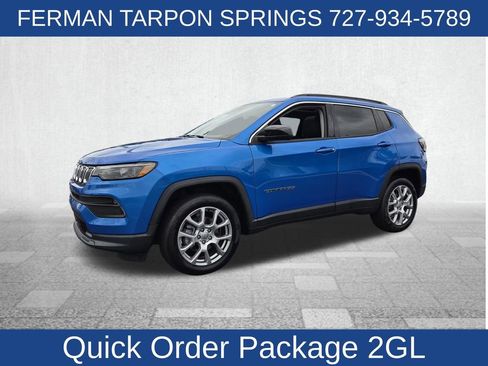 Used 2022 Jeep Compass Latitude w/ Sun and Sound Group AWD/4WD image 6