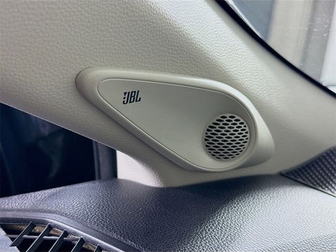 Certified 2022 Toyota Corolla Cross XLE image 24