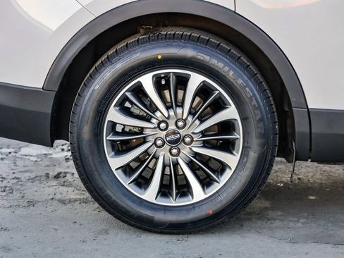 Used 2019 Lincoln Nautilus Select image 12