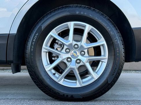 Used 2022 Chevrolet Equinox LS image 23