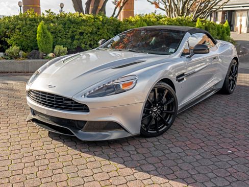 Used 2016 Aston Martin Vanquish Volante image 40