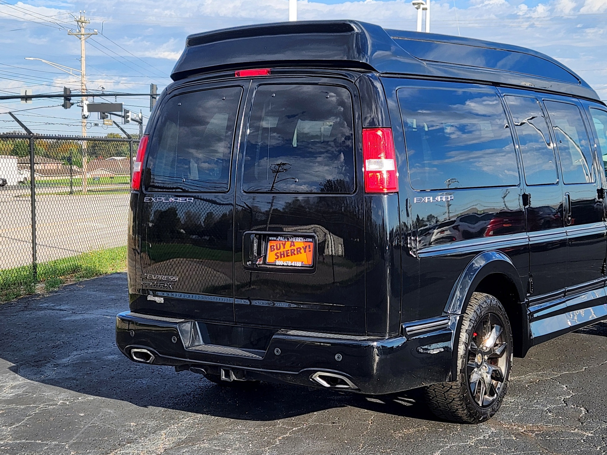 Used 2023 Chevrolet Express 2500 RWD image 13