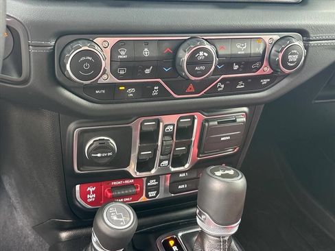 Used 2024 Jeep Wrangler Unlimited Rubicon 392 AWD/4WD image 18
