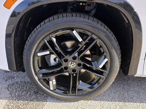 New 2026 Volkswagen Tiguan SE R-Line FWD image 7