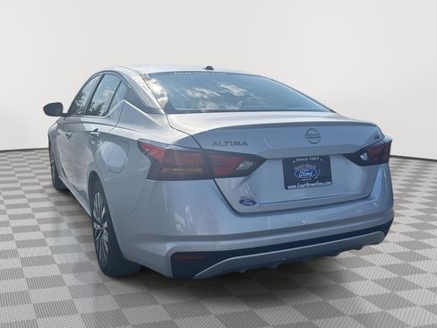 Used 2023 Nissan Altima 2.5 SV image 14