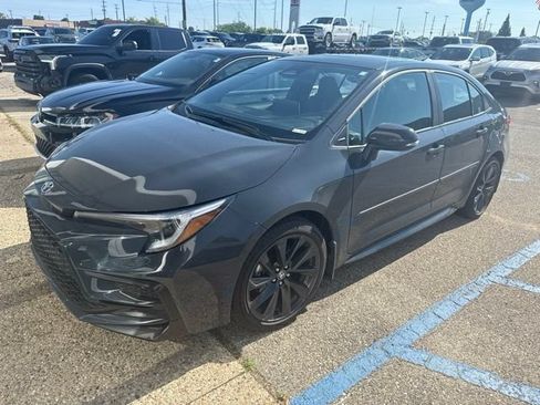 Used 2025 Toyota Corolla SE w/ SE Premium Package FWD image 9