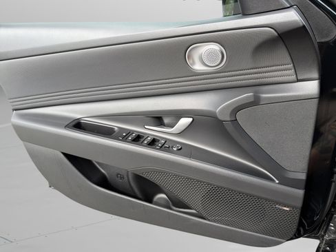 New 2026 Hyundai Elantra Limited FWD image 24