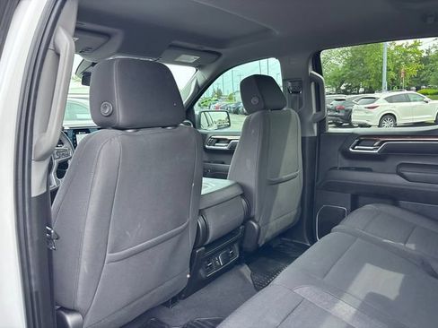 Used 2023 Chevrolet Silverado 1500 LT AWD/4WD image 9