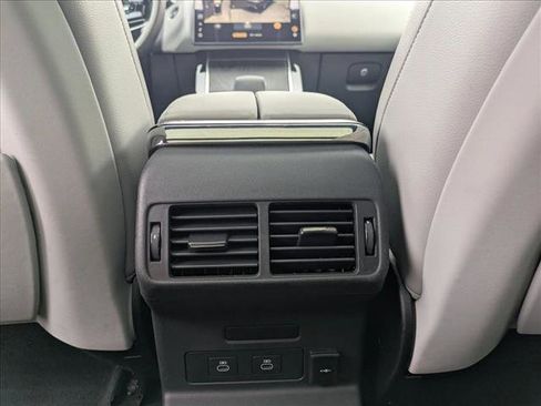 Used 2024 Land Rover Range Rover Velar Dynamic SE image 18