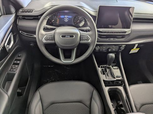 New 2026 Jeep Compass Latitude image 13