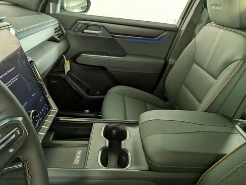 New 2026 GMC Acadia AT4 w/ Luxury Package AWD/4WD image 26