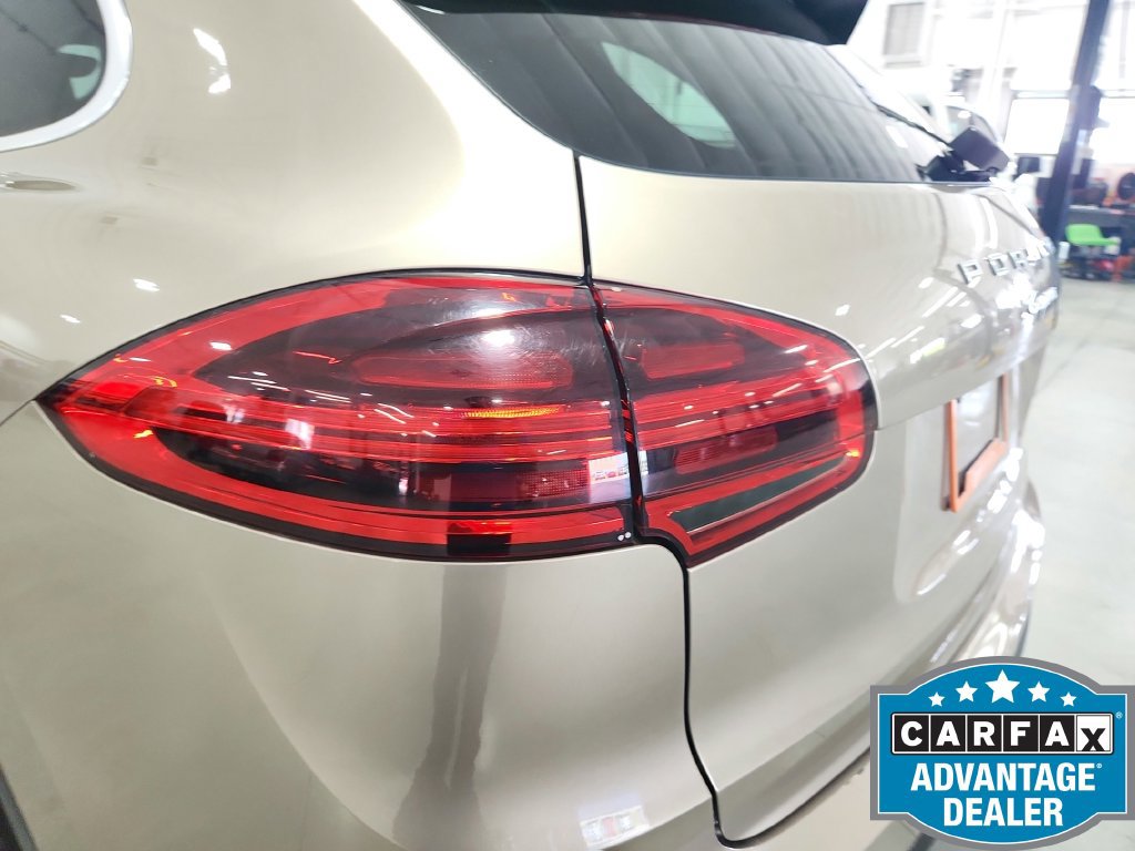 Used 2016 Porsche Cayenne AWD/4WD image 40