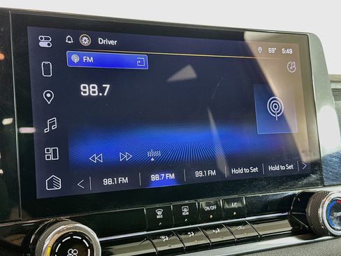Used 2024 Chevrolet Colorado Trail Boss w/ Technology Package AWD/4WD image 21