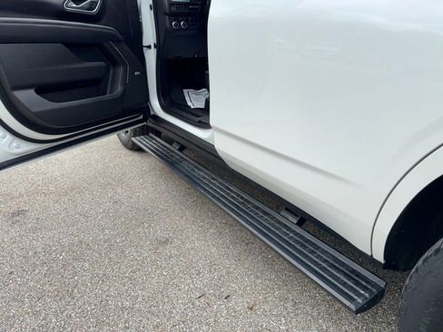 Used 2023 GMC Yukon AT4 w/ AT4 Premium Plus Package AWD/4WD image 29