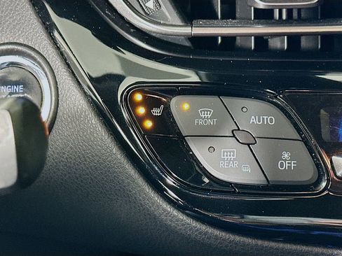 Used 2019 Toyota C-HR Limited image 28