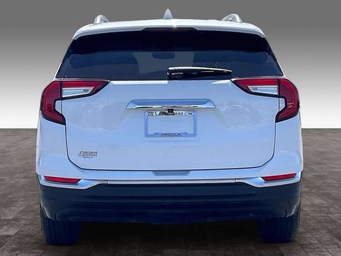 Used 2024 GMC Terrain SLT FWD image 4
