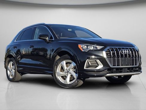 Used 2022 Audi Q3 2.0T Premium w/ Convenience Package image 2