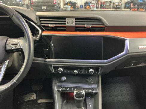 Used 2020 Audi Q3 2.0T Prestige AWD/4WD image 18