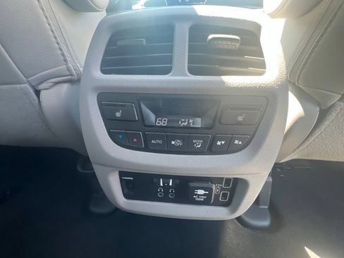 Used 2020 Honda Pilot Elite image 15
