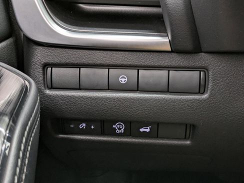 Used 2024 Nissan Rogue SV image 23