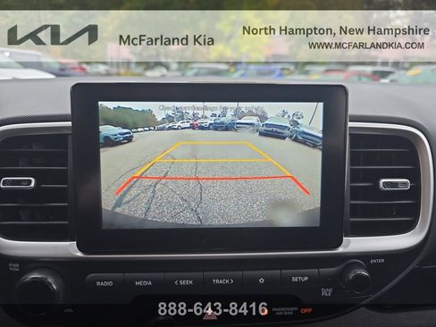 Used 2022 Hyundai Venue SEL image 22