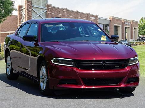 Used 2023 Dodge Charger SXT RWD image 3