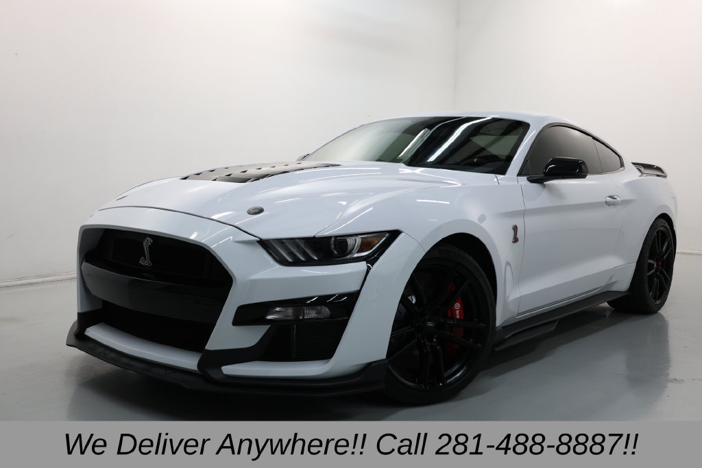 Used 2021 Ford Mustang Shelby GT500 w/ Technology Package RWD image 3