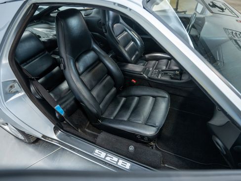 Used 1991 Porsche 928 S4 image 34