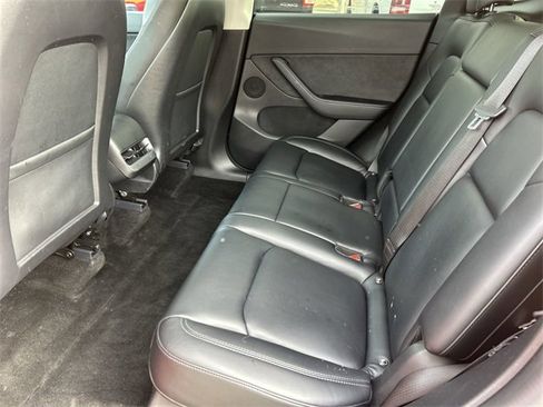 Used 2022 Tesla Model Y Performance image 16