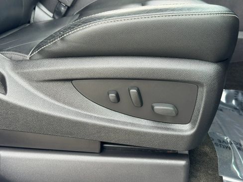 Used 2017 Chevrolet Suburban LT AWD/4WD image 29