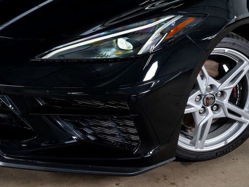 Used 2023 Chevrolet Corvette Stingray Premium Conv w/ Z51 Performance Package RWD image 3