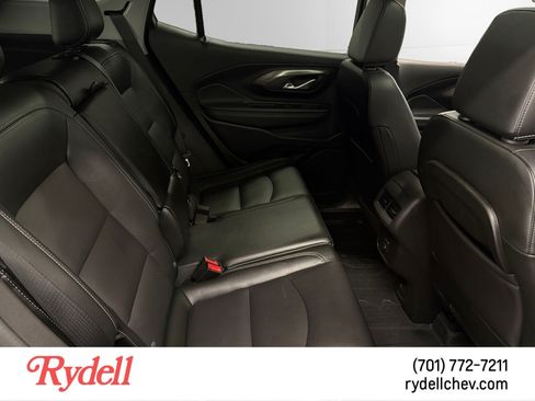 Used 2024 GMC Terrain SLT w/ Tech Package AWD/4WD image 17