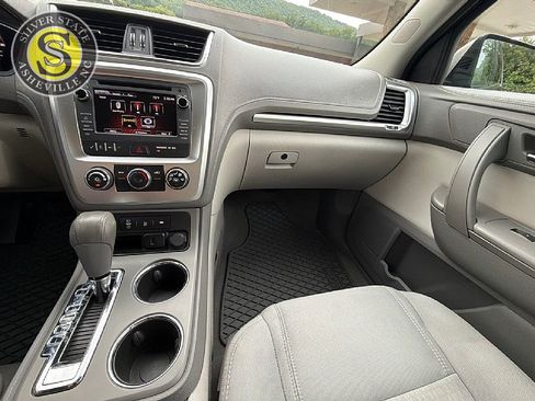 Used 2016 GMC Acadia SLE FWD image 24