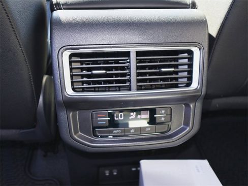 New 2026 Volkswagen Atlas SE image 18