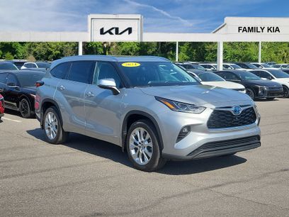 Used 2024 Toyota Highlander Limited