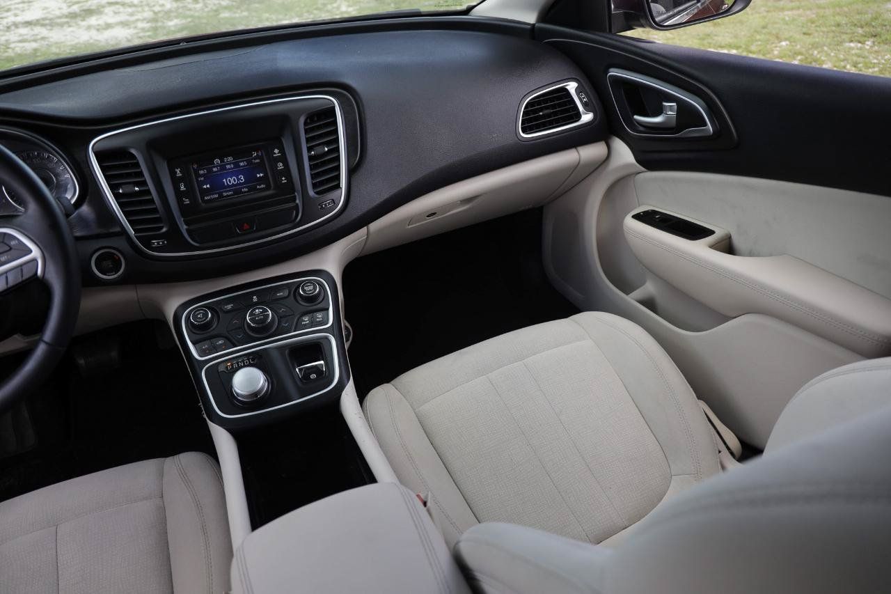 Used 2015 Chrysler 200 Limited w/ Convenience Group FWD image 22