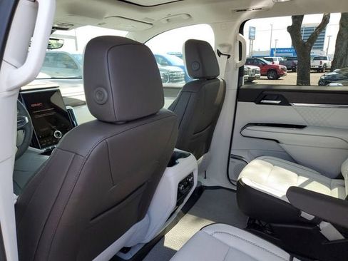 New 2026 GMC Acadia Denali w/ Super Cruise Package FWD image 10