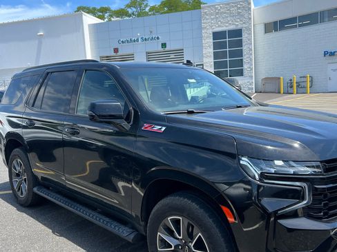 Certified 2023 Chevrolet Tahoe Z71 w/ Luxury Package AWD/4WD image 3