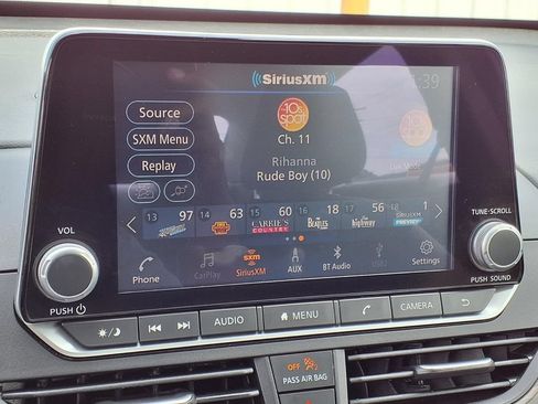 Used 2025 Nissan Altima 2.5 SV FWD image 8