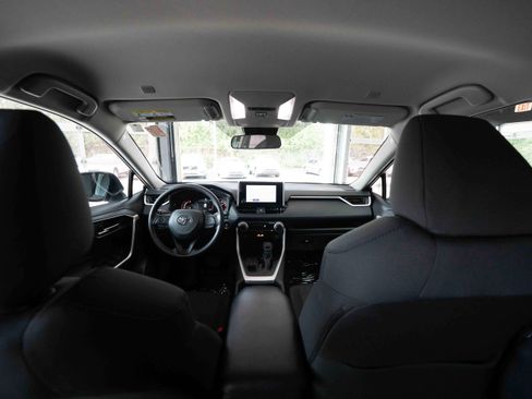 Certified 2025 Toyota RAV4 XLE image 20