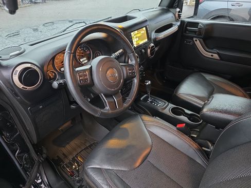 Used 2017 Jeep Wrangler Sahara image 18
