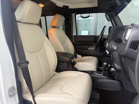 Used 2016 Jeep Wrangler Unlimited Sport w/ Connectivity Group AWD/4WD image 20