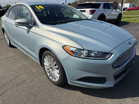 Used 2014 Ford Fusion SE FWD image 1