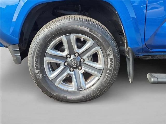 Used 2016 Toyota Tacoma Limited w/ Towing Package RWD image 11