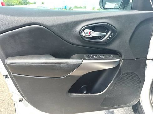 Used 2019 Jeep Cherokee Limited AWD/4WD image 22