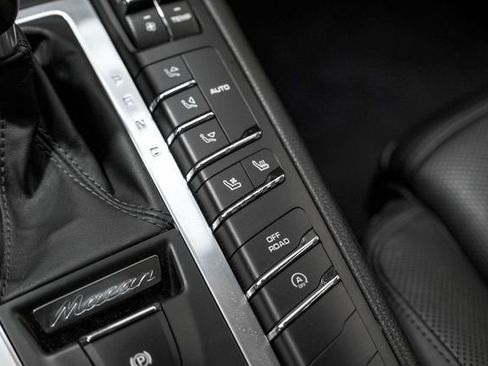 Used 2016 Porsche Macan S image 38